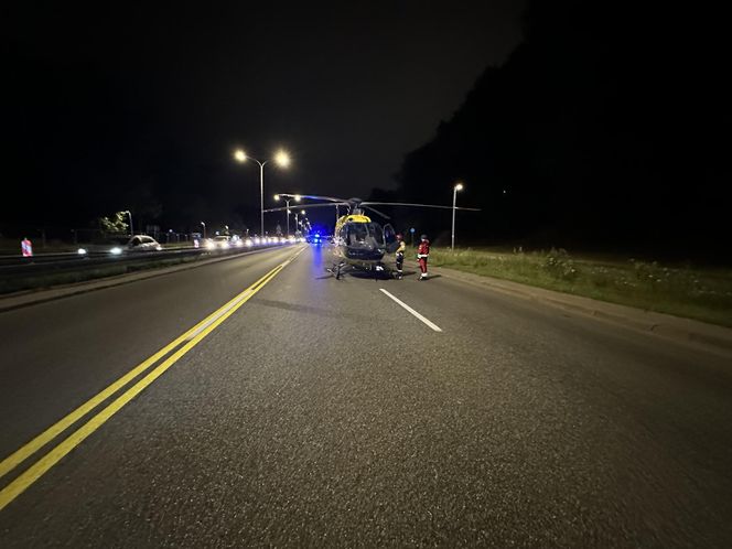 Makabra na Wisłostradzie. Roztrzaskane auta i motocykle. Dwie osoby reanimowane w tym dziecko 