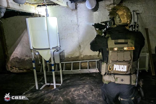 Potężne uderzenie CBŚP na Śląsku. Zlikwidowali "fabrykę" narkotyku zombie i przejęli towar za 6 mln zł
