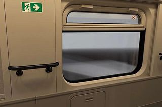 Mocna krytyka nowego wagonu PKP Intercity. Tak wygląda jego wnętrze [ZDJĘCIA]