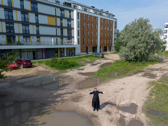 Kaplica pęka w szwach, ksiądz chce ją wykupić. Potrzeba milionów