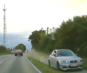 Kierowca bmw pędził ścieżką rowerową pod Bydgoszczą. Policjanci mówią, że uciekał