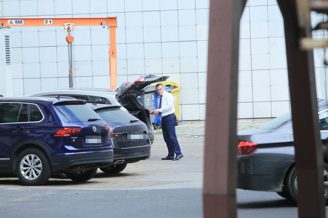 Zjechali na spotkanie do siedziby PiS na Nowogrodzką  -- 