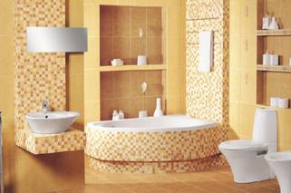 Subtelna łazienka z mozaiką w ciepłych kolorach