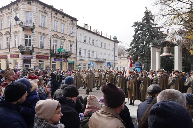  Uroczystości pod pomnikiem Józefa Piłsudskiego w Rzeszowie 