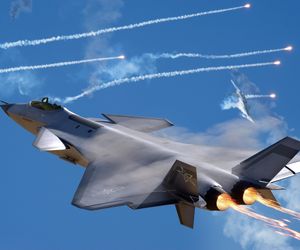 Chiński myśliwiec J-20