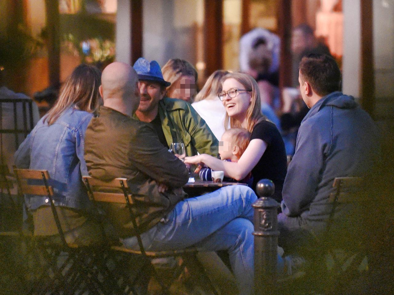 ANDRZEJ CHYRA Z PARTNERKĄ I DZIECKIEM_1PUBL