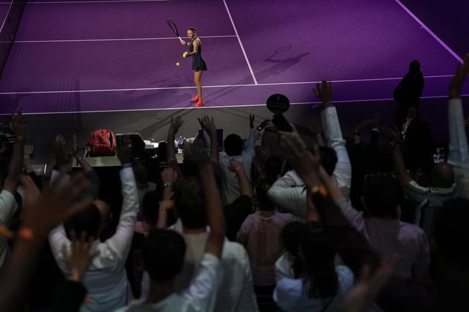 Iga Świątek - Amanda Anisimova. Spódniczki płatały figla zawodniczkom