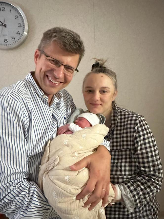 Minister Marcin Warchoł został tatą po raz czwarty! "Witamy Kingę na świecie" 
