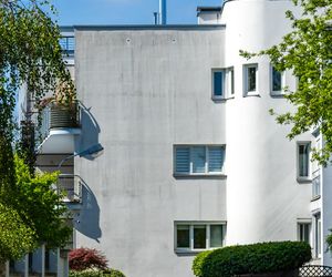 Osiedle przy Hozjusza w Warszawie z lat 90. Projekt: JEMS