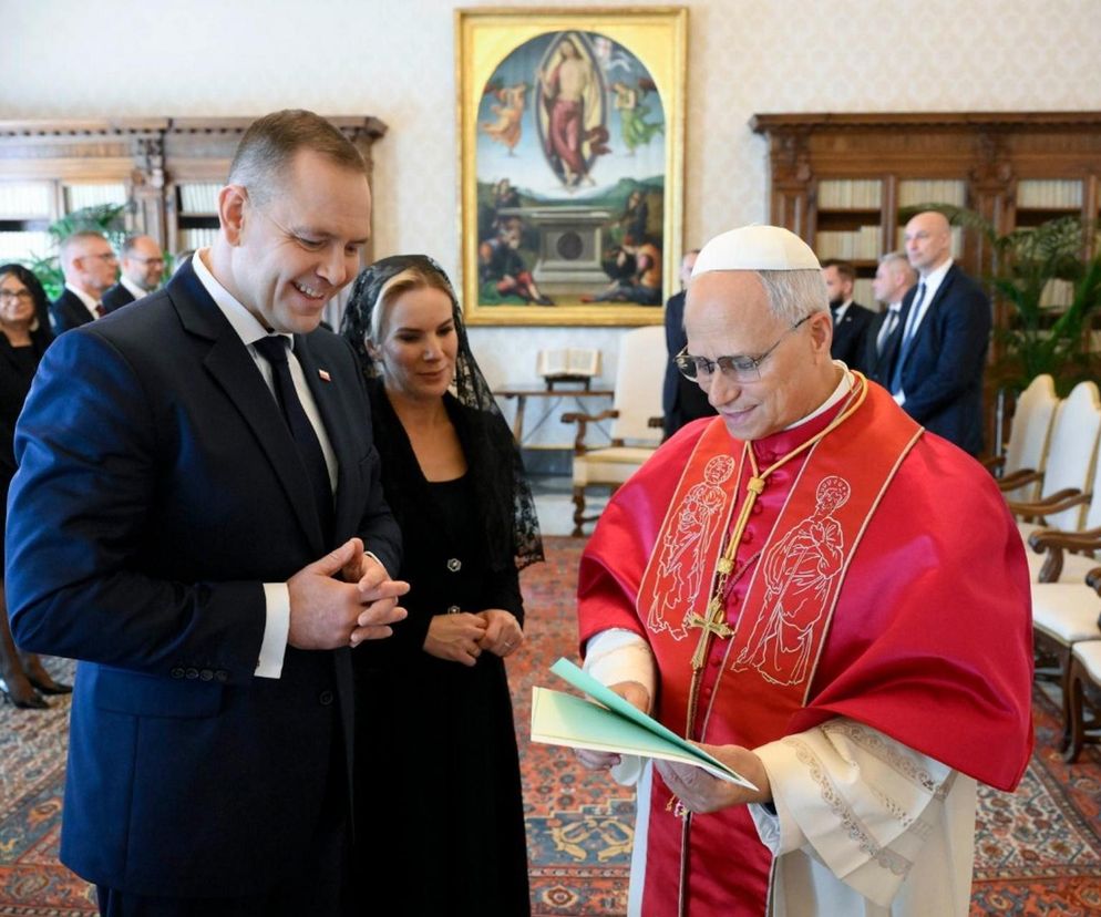 Marta Nawrocka w czerni u papieża. Stylistka nie ma wątpliwości: Duży błąd