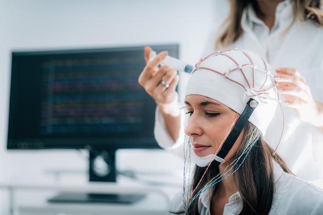 Elektroencefalografia (EEG) to badanie rozpoznające choroby mózgu. Na czym ono polega?