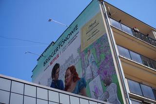 Nowy mural w Białymstoku. W roli głównej Bridgertonowie