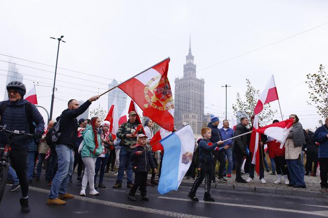 Marsz Niepodległości 2023 w Warszawie. Mamy ZDJĘCIA ze stołecznych ulic! GALERIA część 1