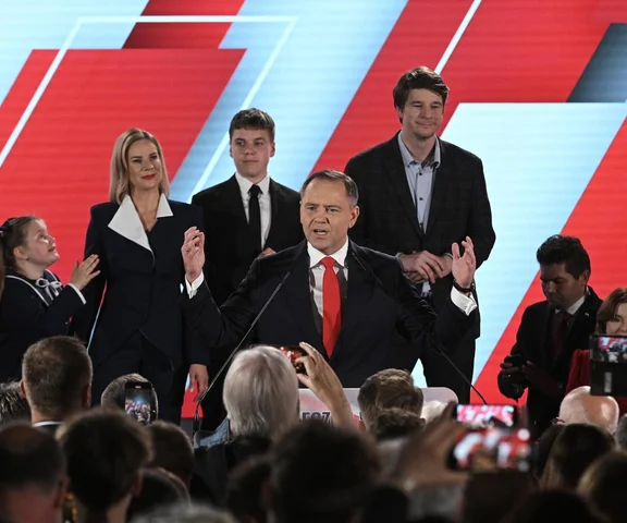 Wieczór wyborczy. Córka Karola Nawrockiego skradła show!