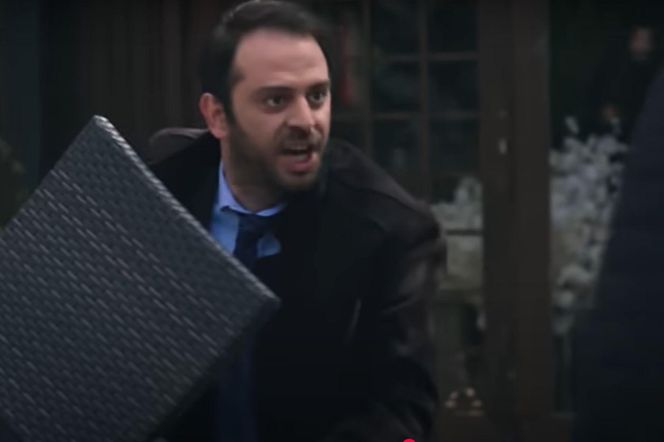 Ziya rzuci się Cicek na ratunek. Uda się mu obezwładnić napastnika! 