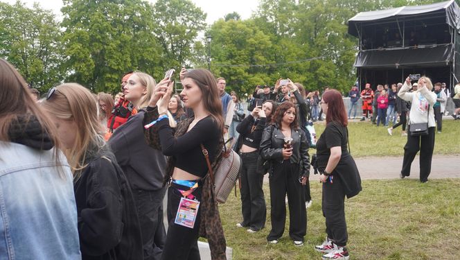 Kortowiada 2025. Koncerty na Plaży Kortowskiej przyciągnęły tłumy. Tak wyglądał drugi dzień imprezy!