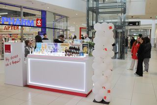 Kultowe kosmetyki dostępne w warszawskiej galerii. To pierwszy projekt tego typu 