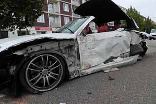 Pijany 23-latek rozbił BMW na Puławskiej! Dwie osoby w szpitalu