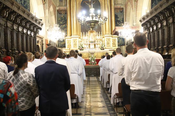 65 ministrantów Słowa Bożego przyjęło błogosławieństwo do posługi ceremoniarza