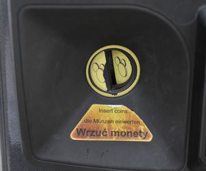 Podwyżka opłat w strefie płatnego parkowania. Warszawiacy: „Najłatwiej się bierze pieniądze od kierowców!”