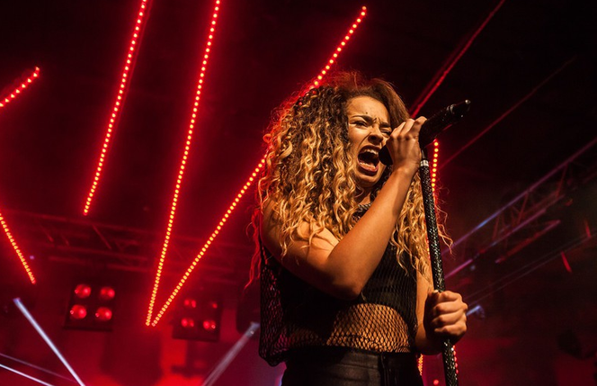 Ella Eyre