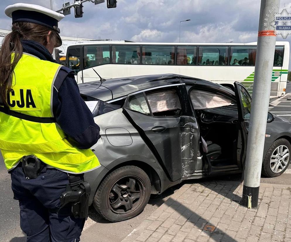 Katowice. Zderzenia ambulansu z osobówką