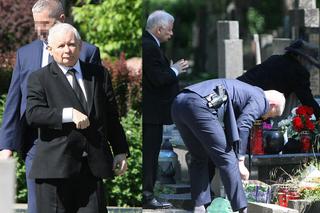 Ochroniarz pod bronią pilnuje Kaczyńskiego. Nawet na cmentarzu! Zobacz zdjęcia