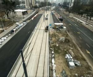 Budowa torów tramwajowych na Kasprzaka zakończy się przed czasem. Tak wygląda teraz plac budowy