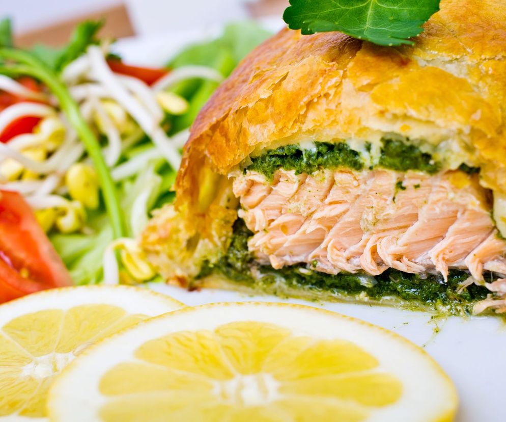 łosoś w cieście francuskim