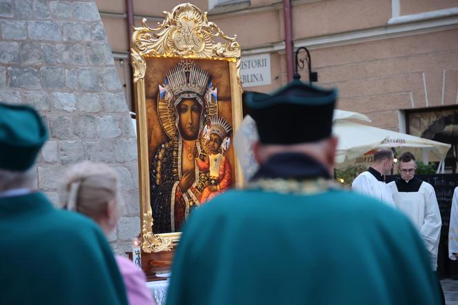 75 lat temu obraz Matki Boskiej w Lublinie zapłakał. Wierni uczcili rocznicę „Cudu lubelskiego” procesją różańcową