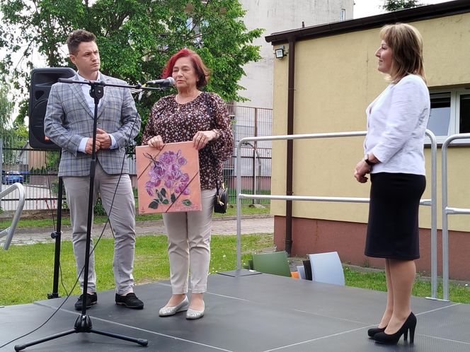 Przez lata ŚDS w Siedlcach działał w dwóch lokalizacjach, teraz już oficjalnie funkcjonuje w jednym miejscu, w budynkach dostosowanych do potrzeb osób z niepełnosprawnościami.