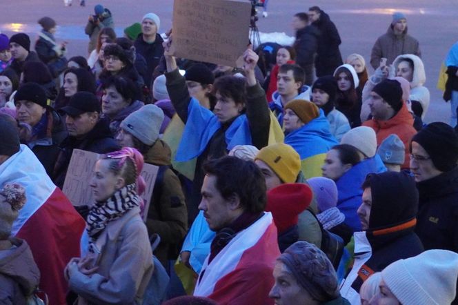 Manifestacja w trzecią rocznicę wybuchu wojny w Ukrainie