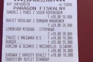 Sylwia Bomba ostro o restauracji w Iławie. W sałatce znalazła robaka. Personel miał zrzucić na nią winę [ZDJĘCIA]