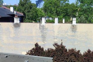 Czarny dym nad Śląskiem widoczny z Siemianowic i Katowic. Co się pali?