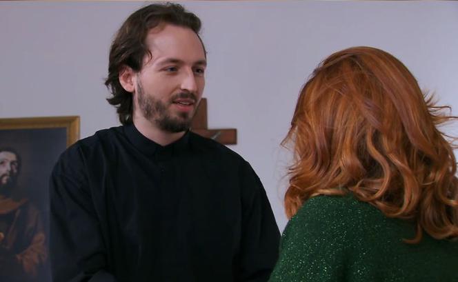 Na Wspólnej odc. 3241. ksiądz Olek (Jan Hussakowski), Anastazja (Karolina Bacia)