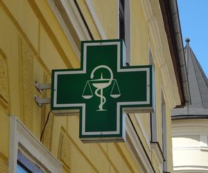 Powiat brzeski: produkowali mefedron m.in. w aptece. Teraz za to odpowiedzą