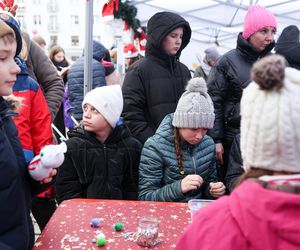 Manufaktura Świętego Mikołaja powróciła do Sosnowca. Warsztaty, jarmark, karuzele i inne atrakcje