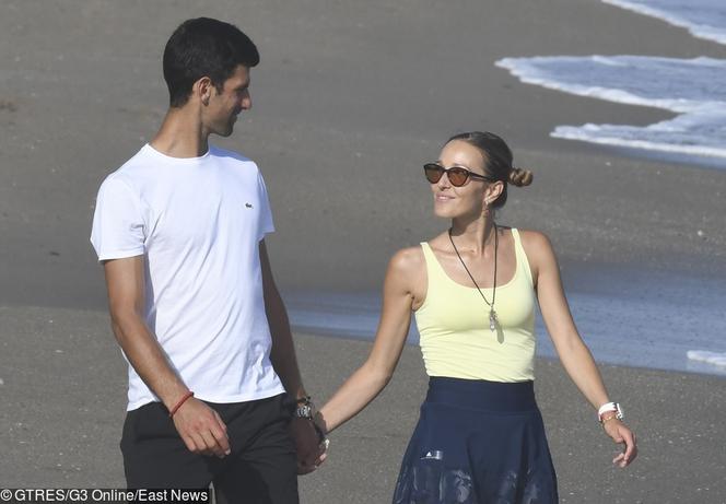 Novak Djoković na plaży z żoną Jeleną