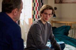 Na Wspólnej, odc. 3810: Grzesiek (Jakub Tofil), Krzysztof Smolny (Łukasz Konopka)