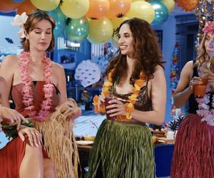 M jak miłość odc. 1884. Kama (Michalina Sosna), Aneta (Ilona Janyst), Ania (Alina Szczegielniak), Pati (Iza Budzinowska), Malwina (Klaudia Gryboś),