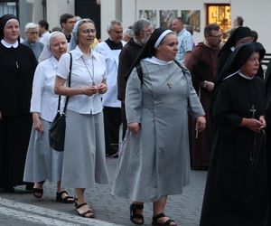 76. rocznica Cudu Lubelskiego. Procesja różańcowa w centrum Lublina