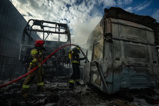 Wielki pożar w Kamieńszczyźnie! Ciężarówki i naczepy stanęły w ogniu