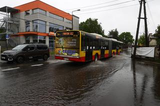Ulice Warszawy popłynęły po ulewie