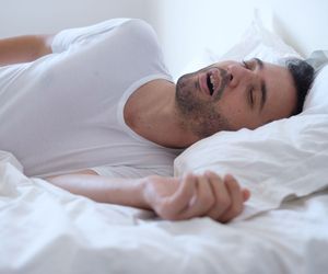 6 sygnałów, które świadczą o tym, że cierpisz na bezdech senny