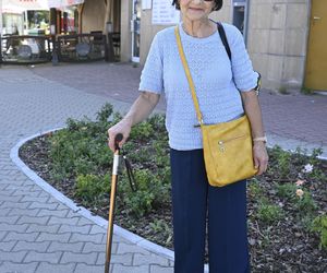 Mieszkańcy Warszawy oceniają efekty rozbetonowania stolicy. Przeżyliśmy upał na „zielonym skwerze”