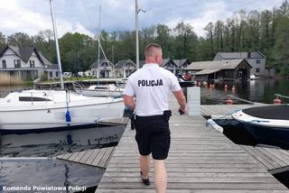 Policyjni wodniacy zatrzymali na Jeziorze Sławskim nietrzeźwego sternika