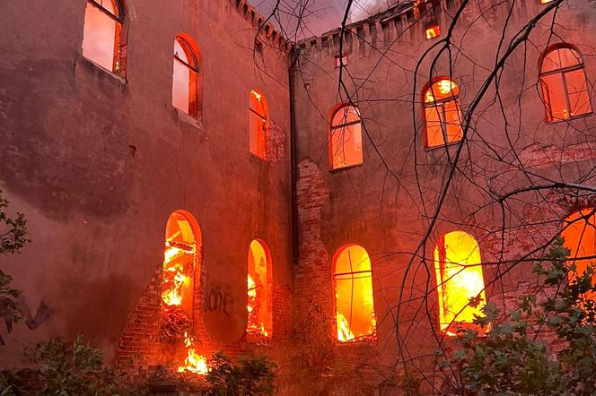 Pożar pałacu Stolbergów na Świniarach we Wrocławiu