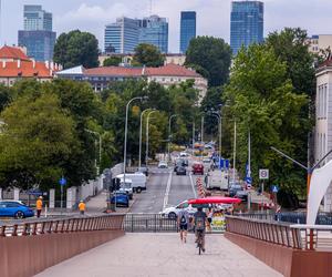 Wisłostrada. Budowa przejścia do kładki przez Wisłę