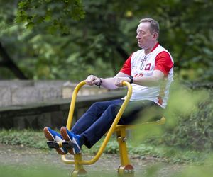 Były minister z PiS Robert Telus na siłowni