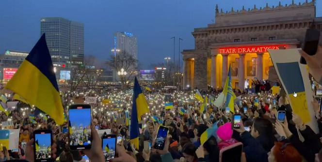 Wojna w Ukrainie. W ramach protestu położyli się na ziemi. "Przestańcie obiecywać, zacznijcie działać"